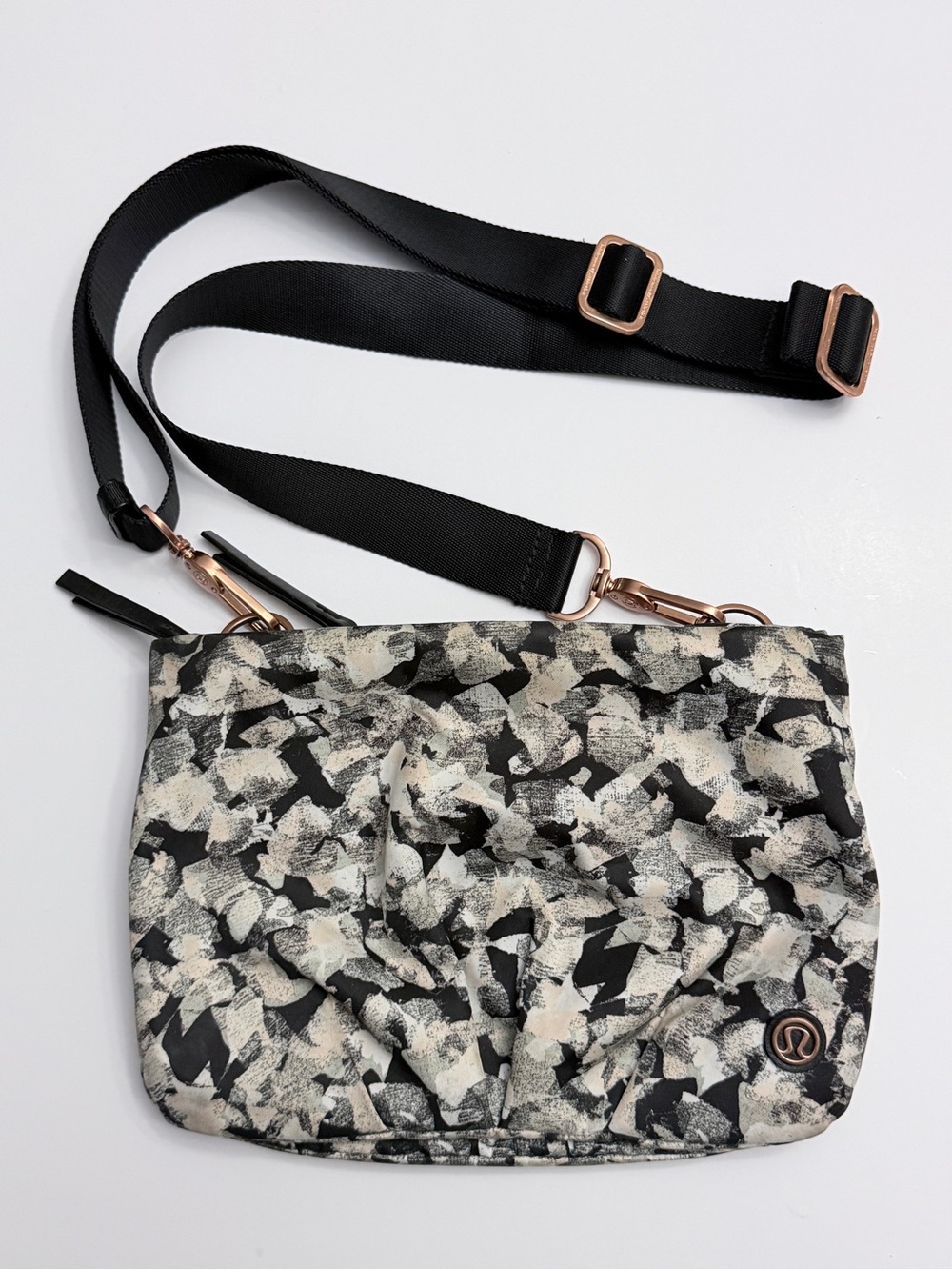 Lululemon Hip To Be Free Convertible Camo Crossbody Bag Black OS